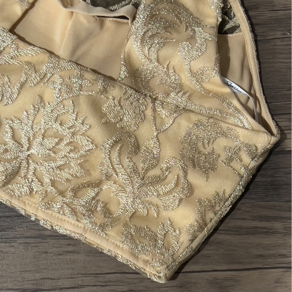 SPEECHLESS Size 1 Gold Cascade Formal Lace Sleevleess Midriff Halter Top. - Picture 10 of 10